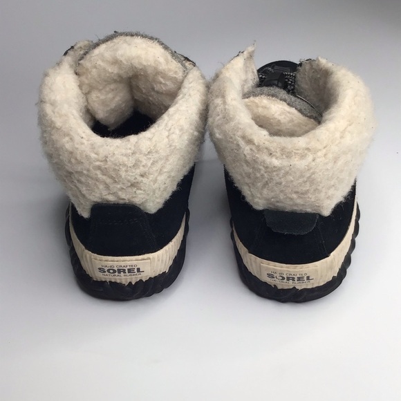 Sorel Out N About Conquest Boots in Black. - Picture 12 of 14